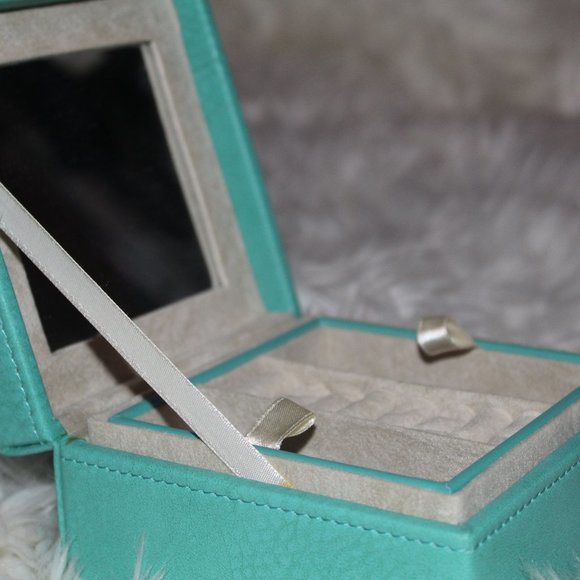 Jewelry Box - Picture 3 of 4